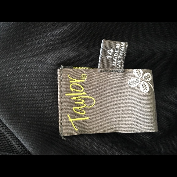 Green patterned Party Dress by Taylor - Picture 4 of 4